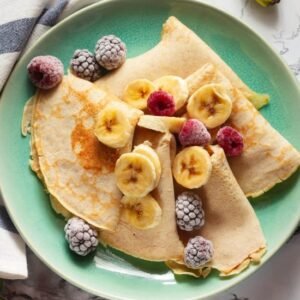 Fluffy Banana Pancakes with Maple Syrup